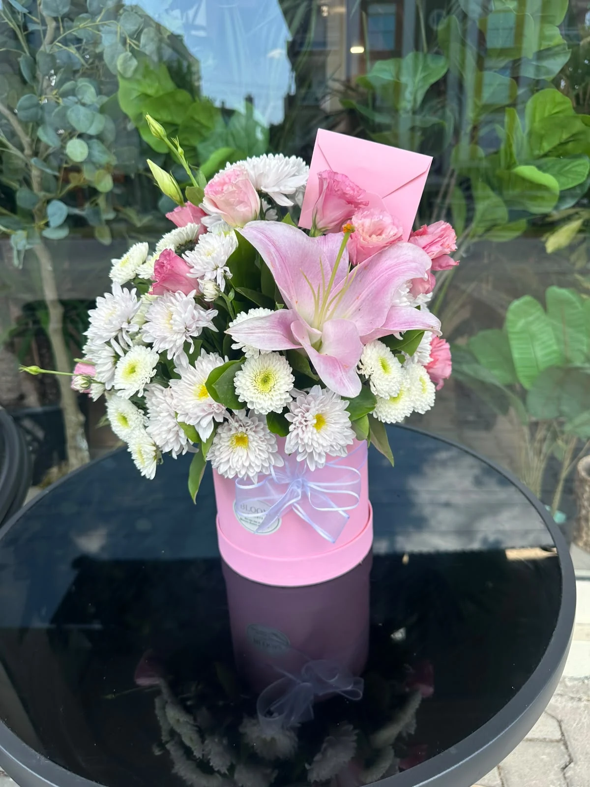 Pembe Lilyum ve Papatya Kutusu