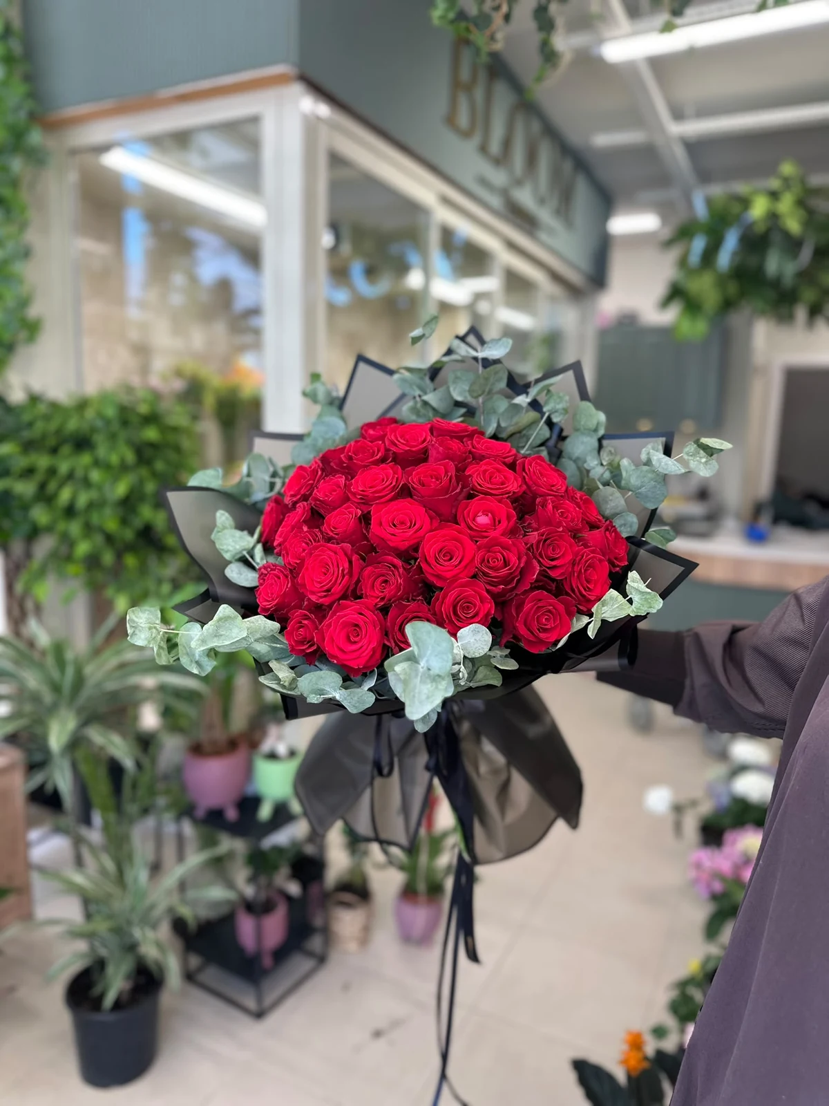 Okaliptuslu Kırmızı Gül Buketi